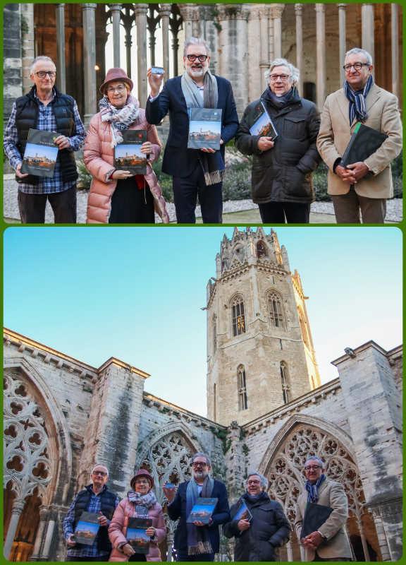 L'alcalde de Lleida, Fèlix Larrosa, amb el dossier definitiu de la candidatura